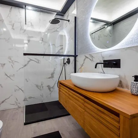 Apartament Maison Sur - Garage & Jardin *